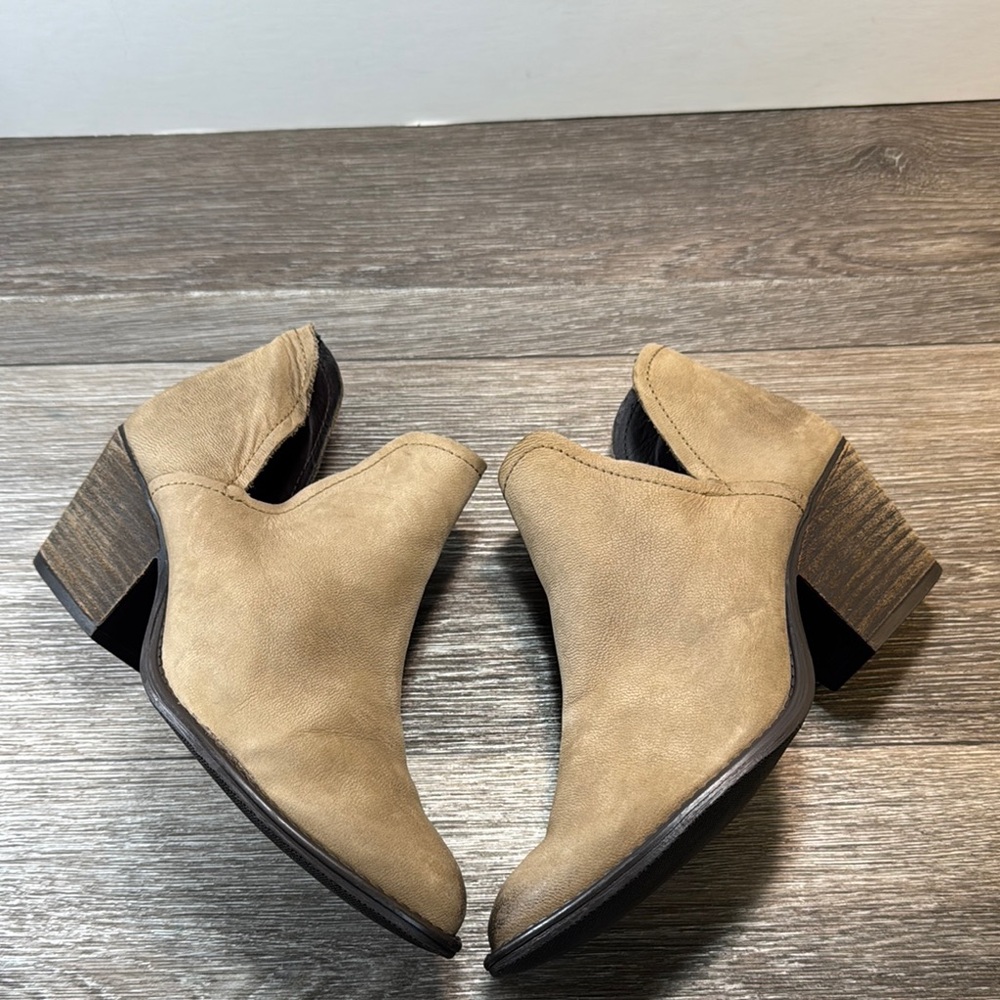 Steve Maddden Tan Women's Ankle Boots